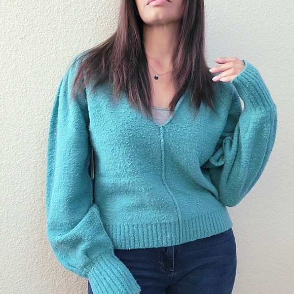 Free People | Emerald Aura | Slouchy V-neck Sweater - Picture 3 of 11